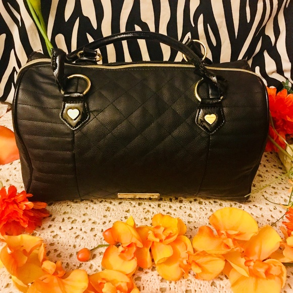 Betsy Johnson Black Lightly Quilted Bag - Picture 2 of 8